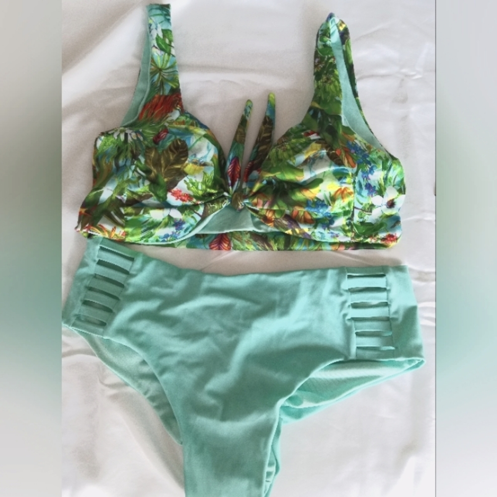 👙 swimsuit